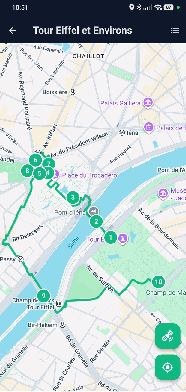 Carte avec parcours à pied et navigation